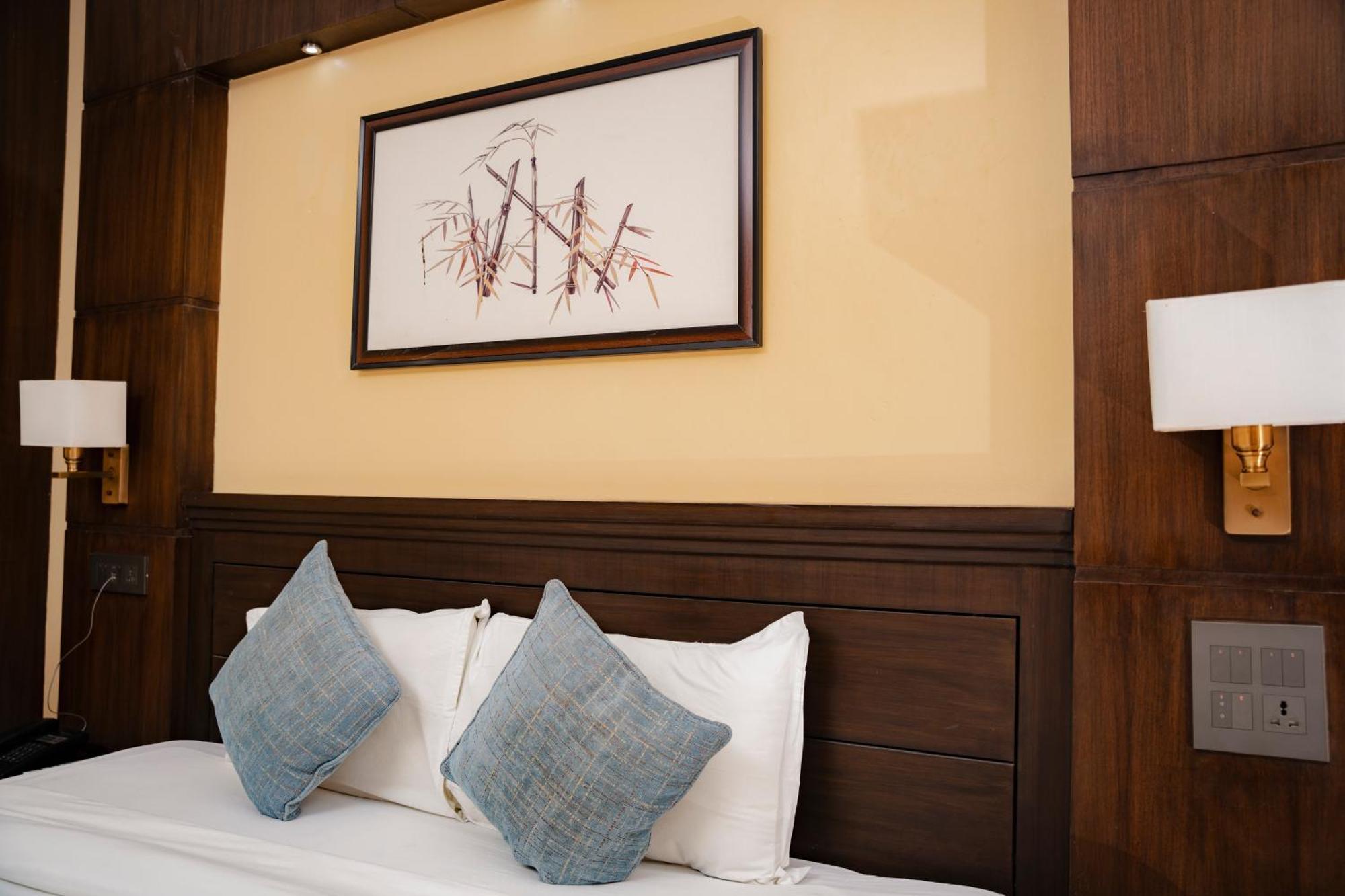 Hotel Maden Inn Itahari Экстерьер фото