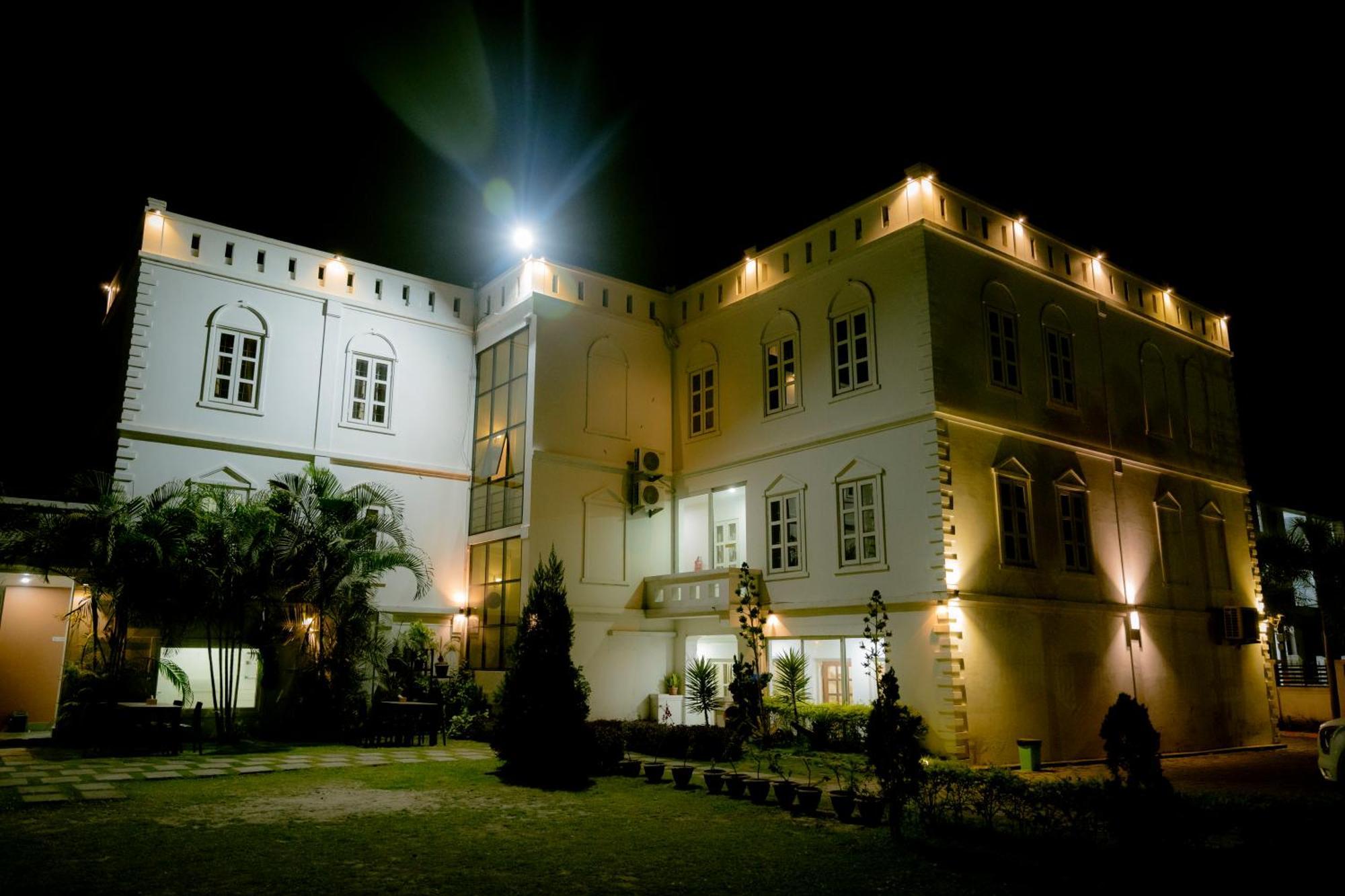 Hotel Maden Inn Itahari Экстерьер фото