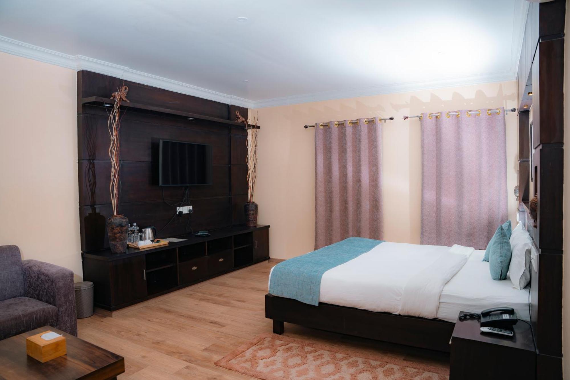 Hotel Maden Inn Itahari Экстерьер фото