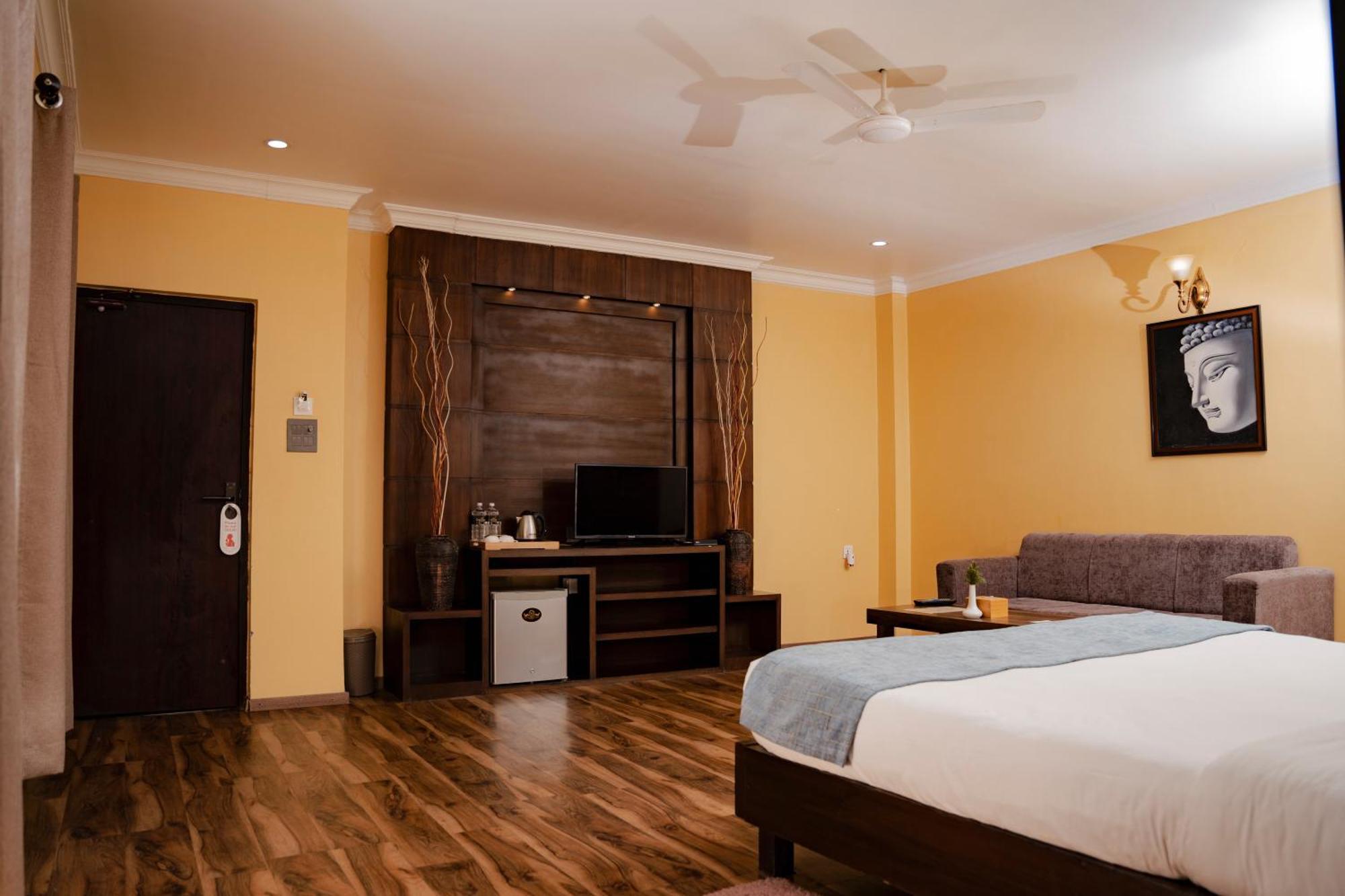 Hotel Maden Inn Itahari Экстерьер фото
